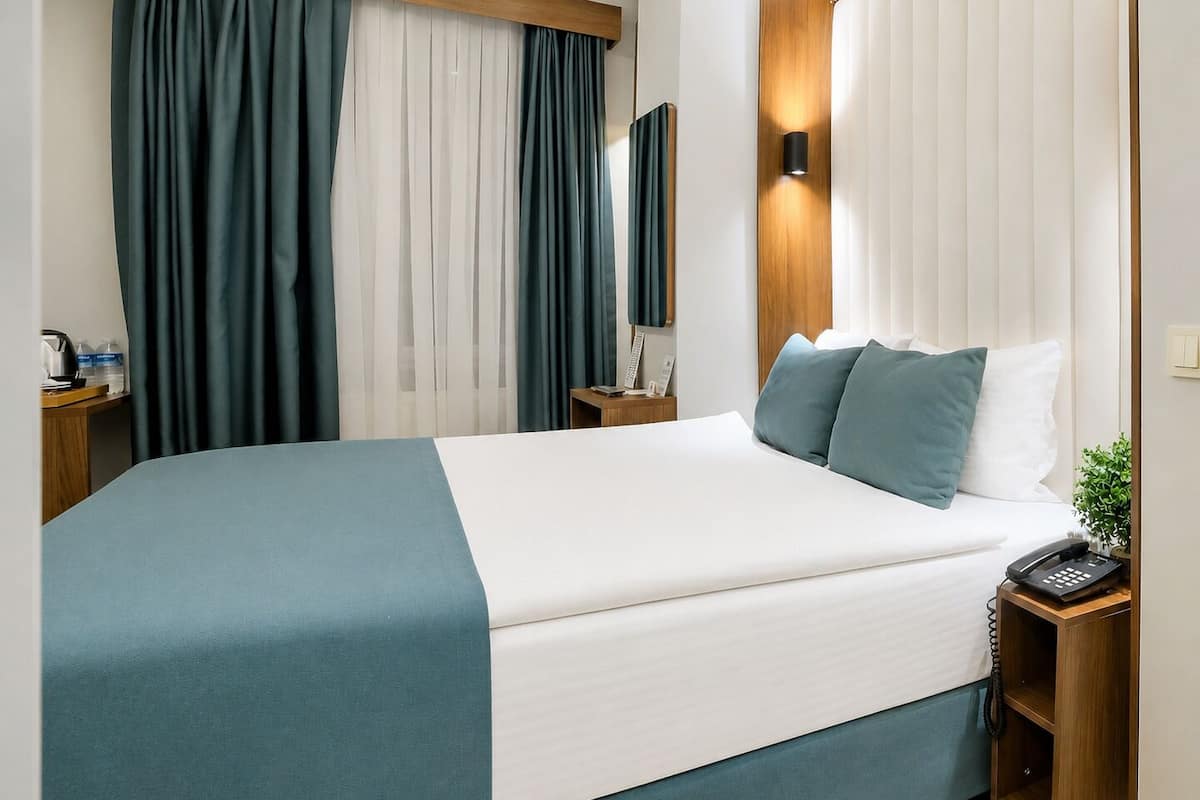 Standard Single Room | Premium bedding, minibar, in-room safe, WiFi (free)