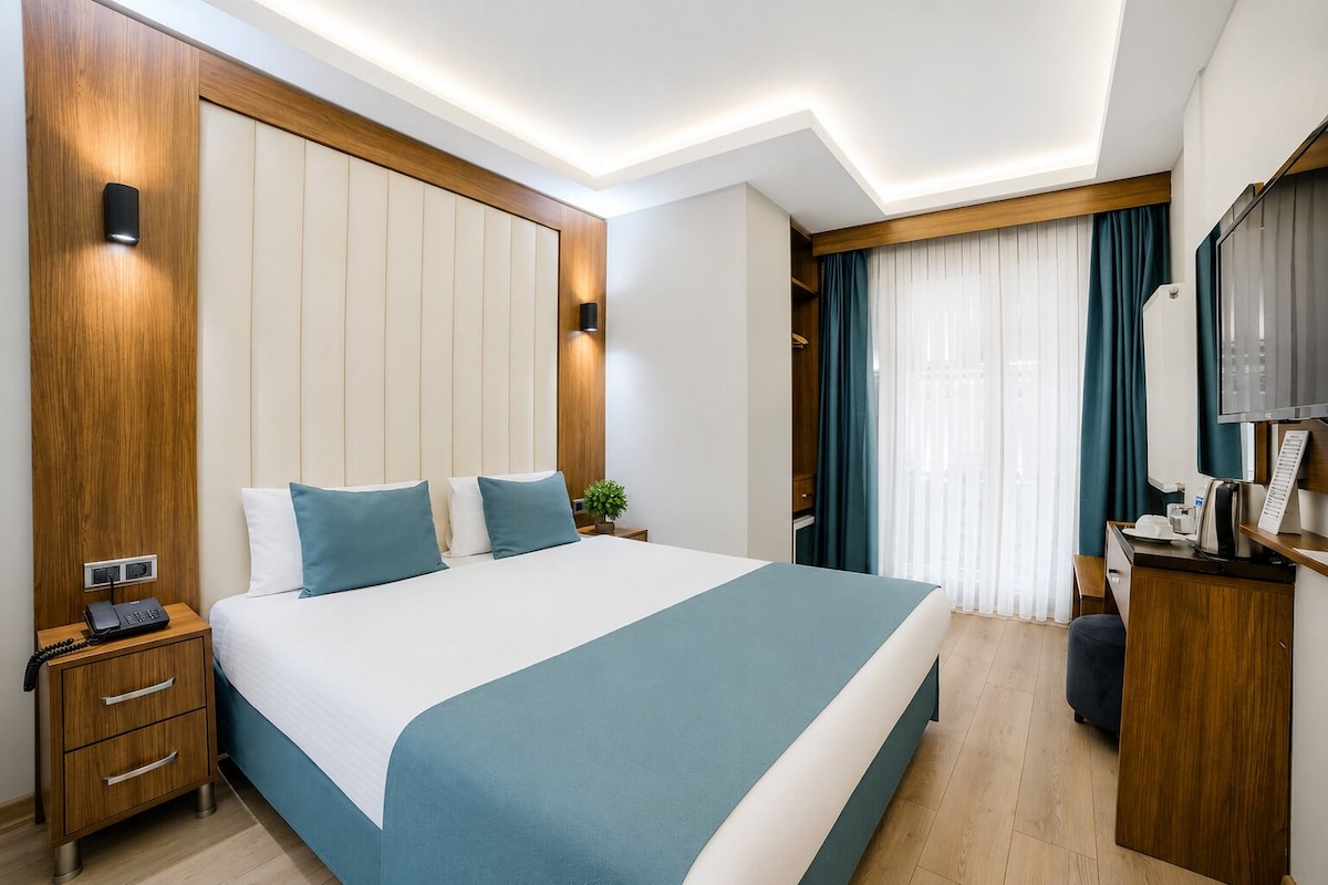 Premium bedding, minibar, in-room safe, WiFi (free)