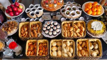 Daily buffet breakfast for a fee