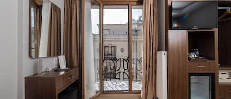 Standard Triple Room | Premium bedding, minibar, in-room safe, free WiFi