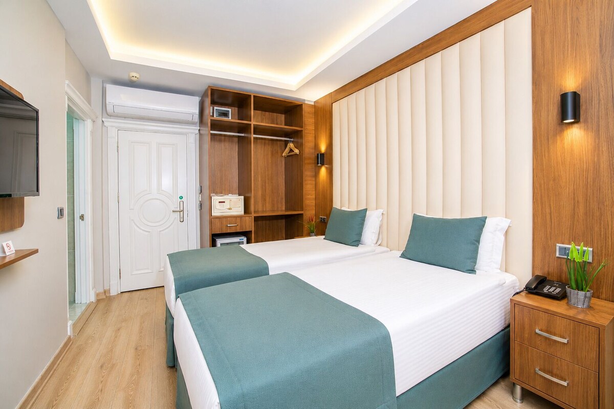 Standard Room  | Ropa de cama de alta calidad, minibar, caja fuerte y wifi gratis