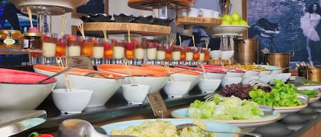 Daily buffet breakfast for a fee