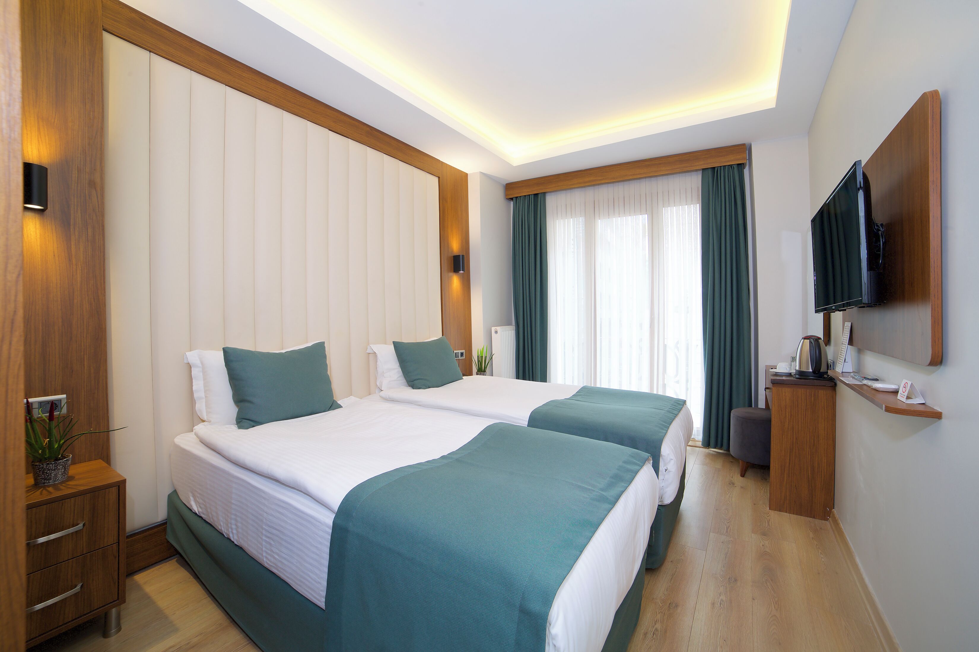 Camera Standard con letto matrimoniale o 2 letti singoli | Biancheria da letto di alta qualità, minibar, una cassaforte in camera
