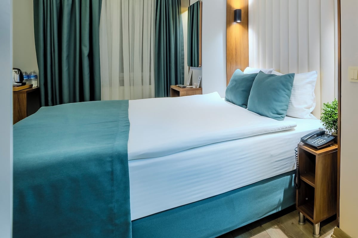 Standard Single Room | Premium bedding, minibar, in-room safe, free WiFi