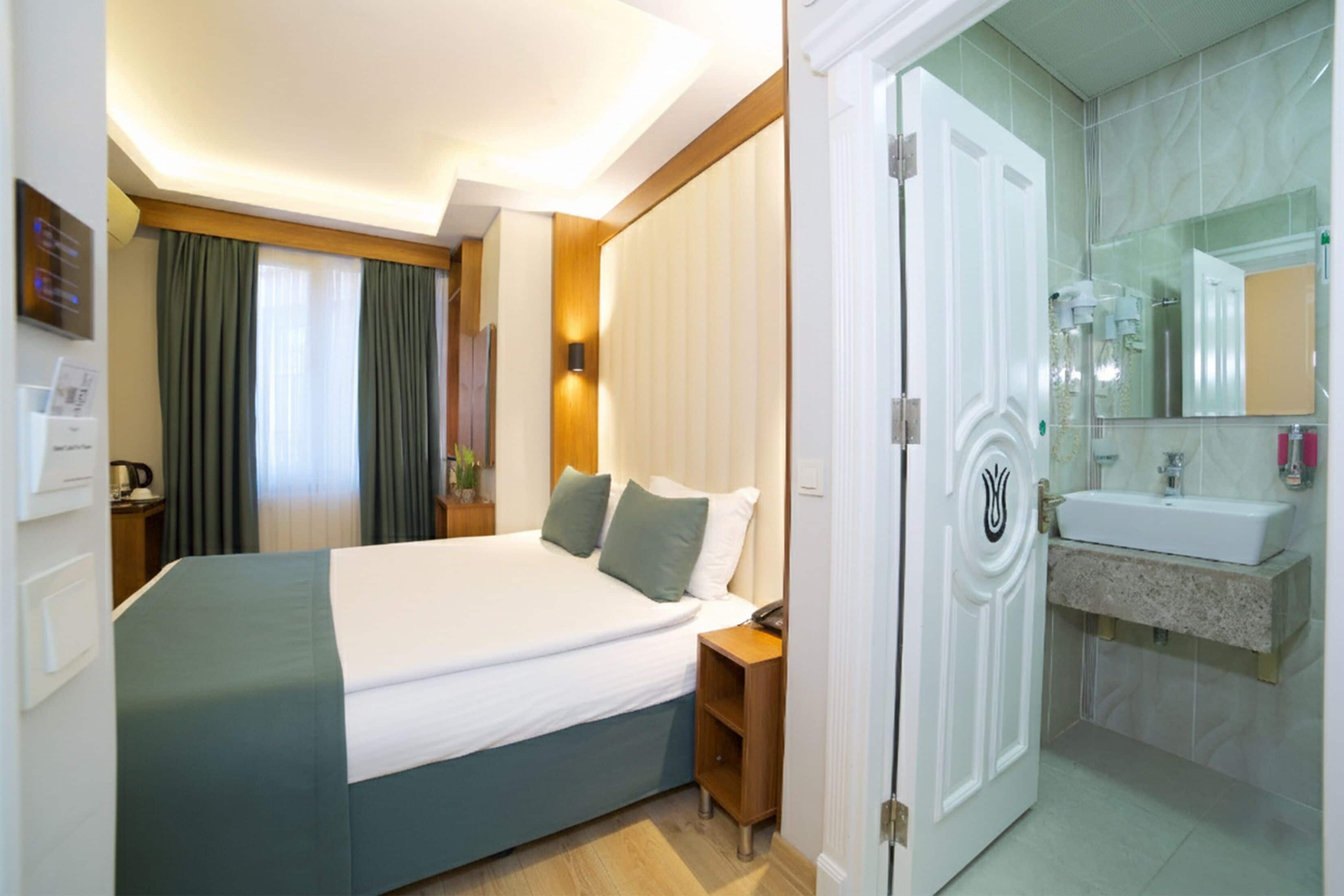 Premium bedding, minibar, in-room safe, free WiFi