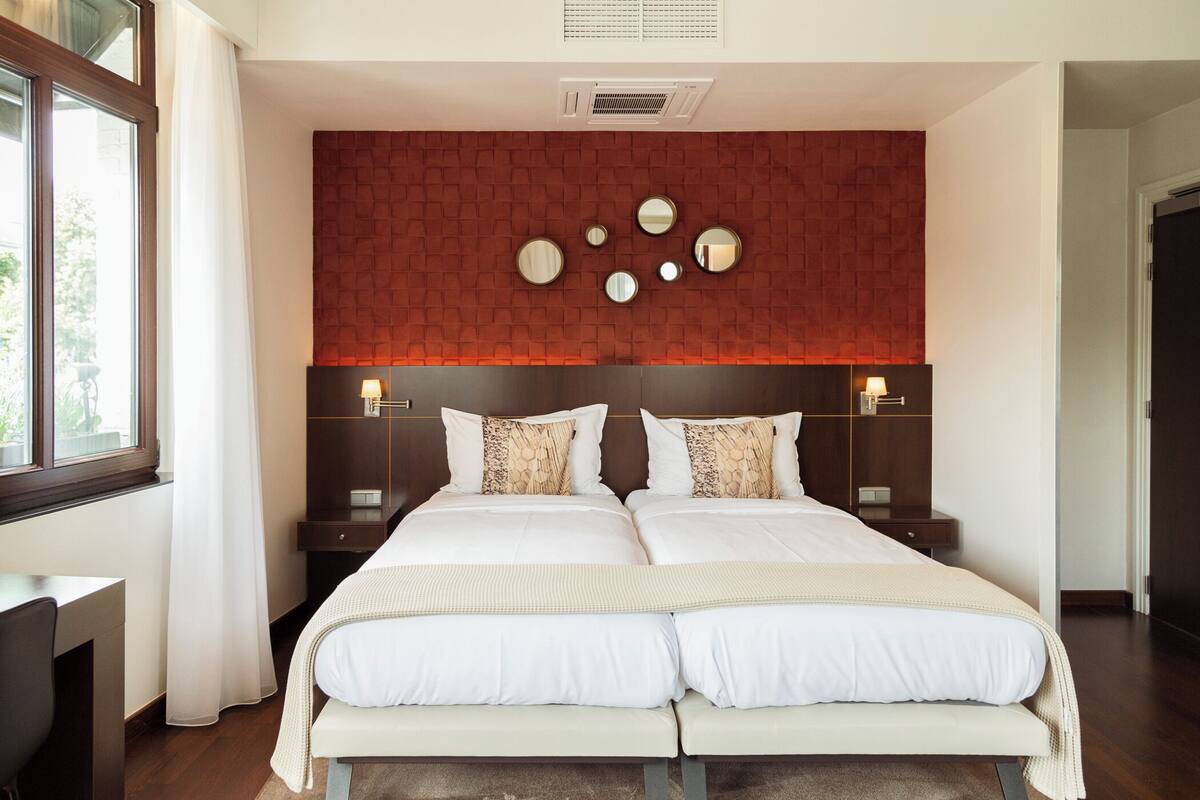 In-room safe, desk, free WiFi, bed sheets
