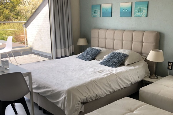 Familie vierpersoonskamer | Individueel gedecoreerd, individueel gemeubileerd, een laptopwerkplek