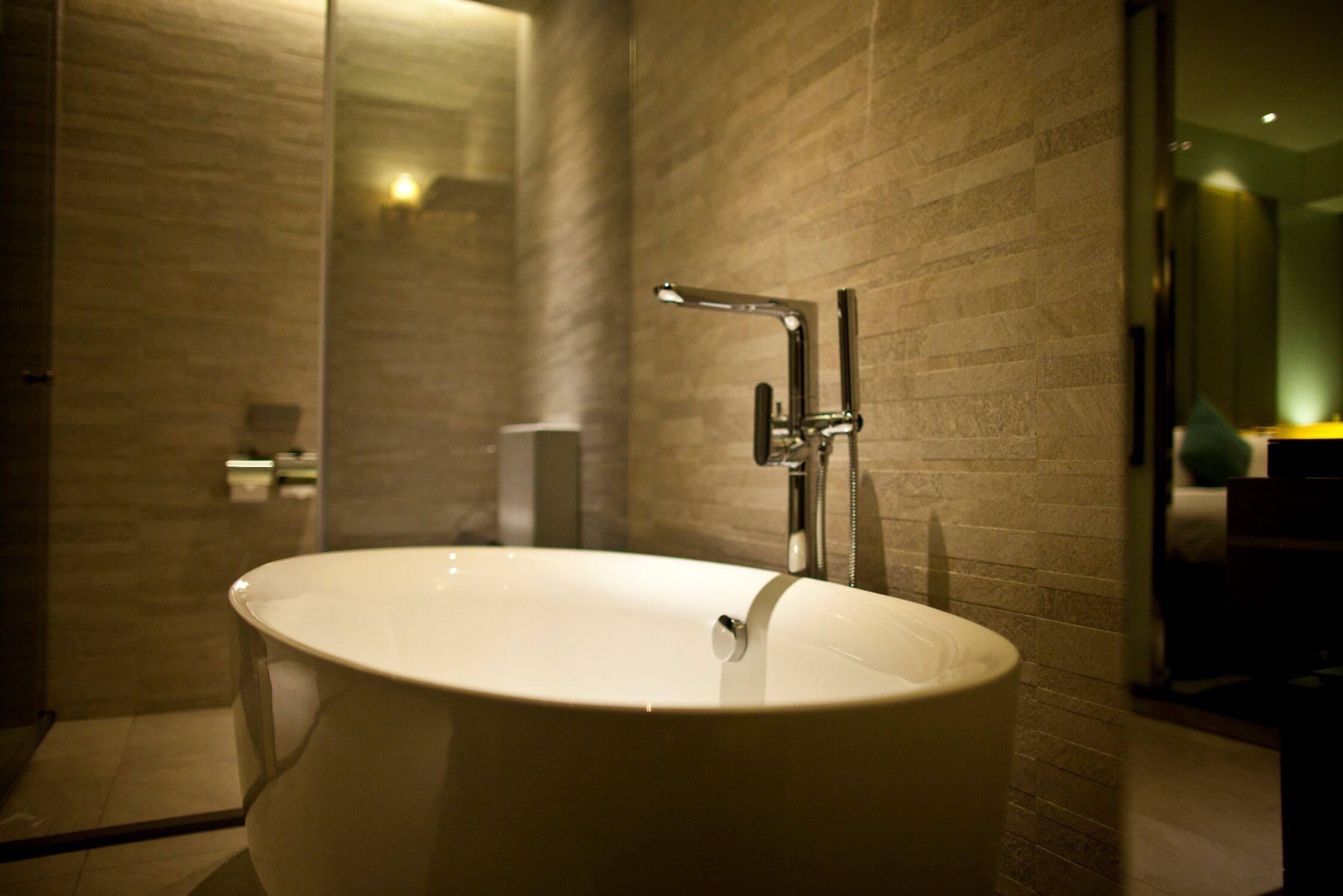 deluxe double room | bathroom | hair dryer, towels