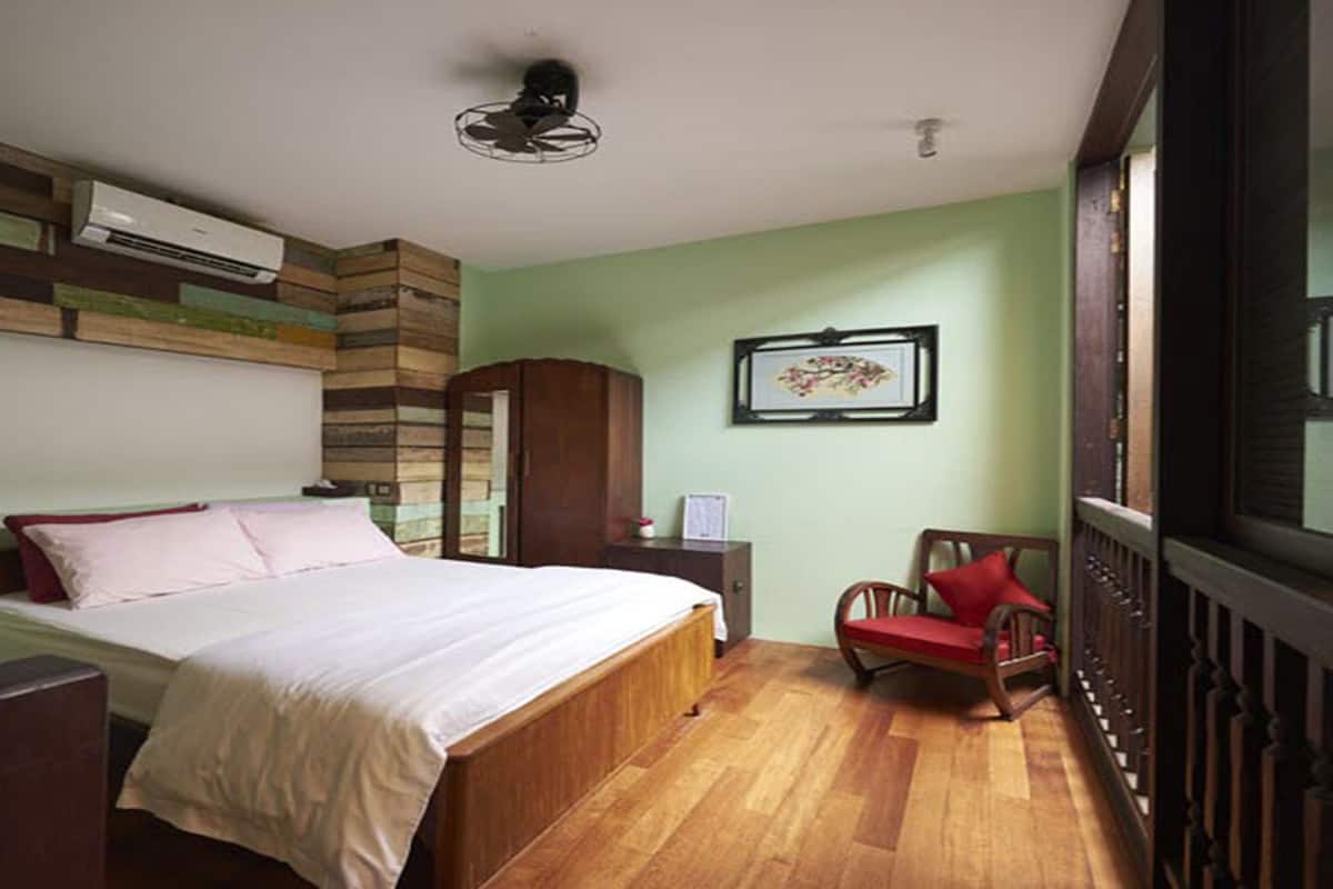 Suite (South Duplex) | Minibar, caja de seguridad en la habitación y decoración personalizada