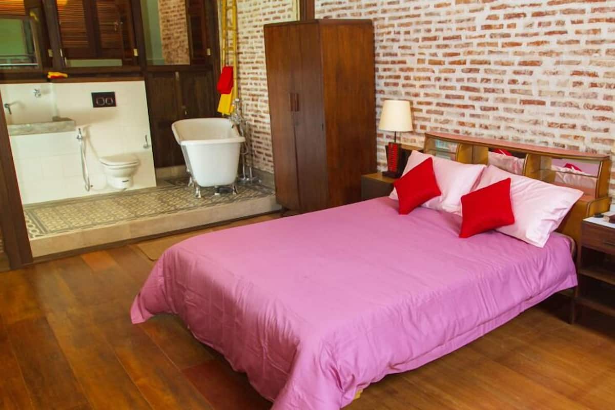 Suite (Skywell) | Minibar, caja de seguridad en la habitación y decoración personalizada