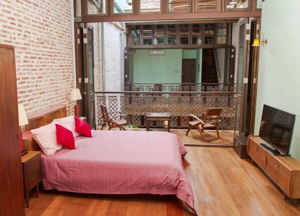 Minibar, in-room safe, individually decorated, individually furnished