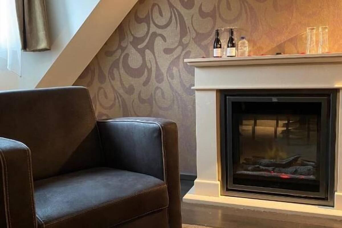 comfort deluxe room | 1 bedroom, minibar, in-room safe, desk