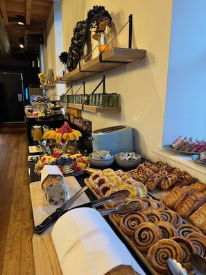 Free daily buffet breakfast