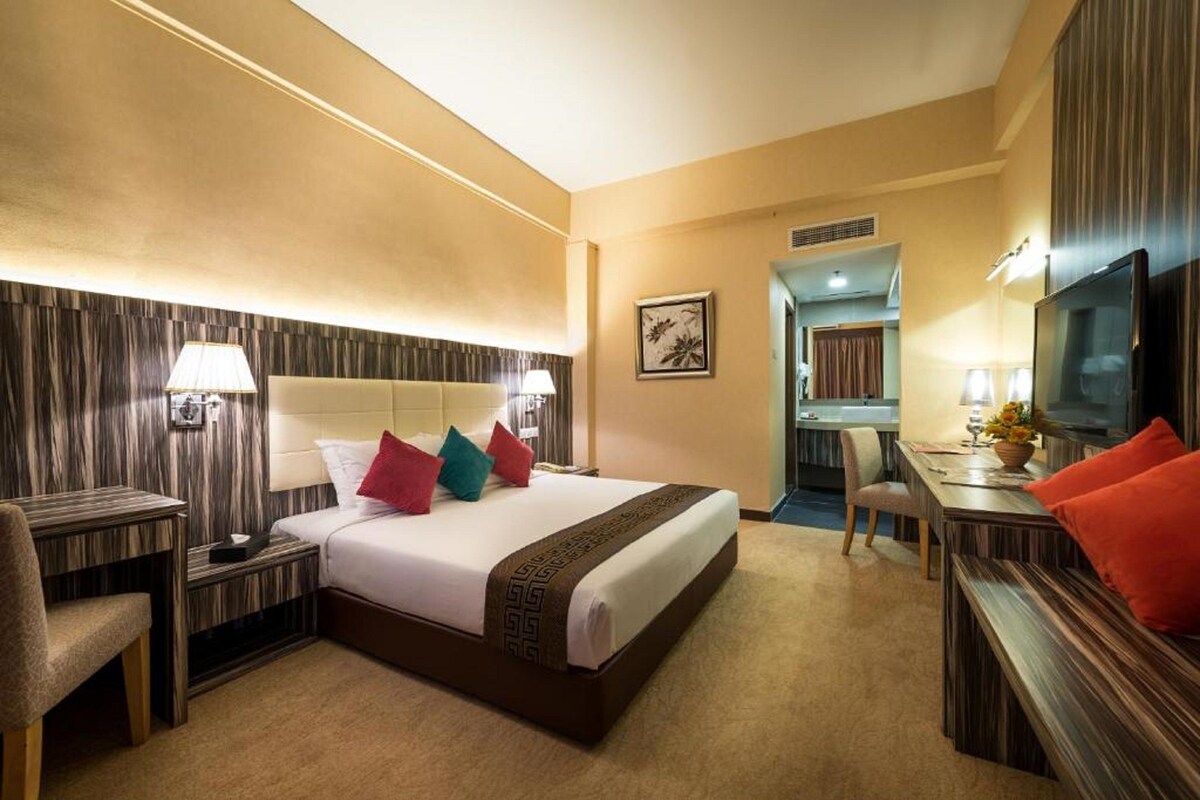 In-room safe, desk, iron/ironing board (on request)