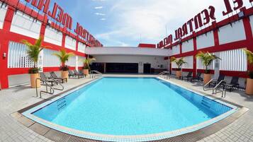 Outdoor pool, pool loungers