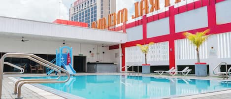 Outdoor pool, sun loungers