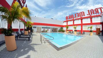 Outdoor pool, pool loungers