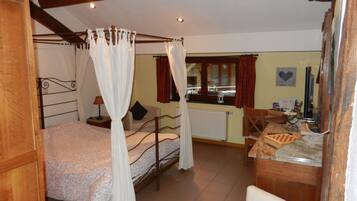 Standaard tweepersoonskamer | Een minibar, gratis babybedden, gratis wifi