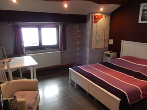 Double Room with garden view | 1 soveværelse, minibar, gratis baby-/barnesenge, gratis Wi-Fi