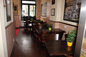 Dining - ALTAN Hotel (Hamburg)