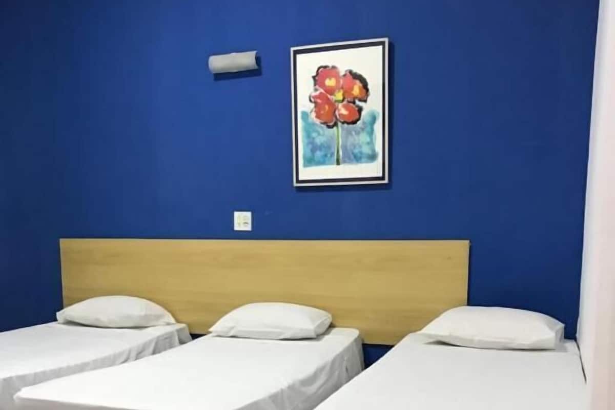 Economy Triple Room