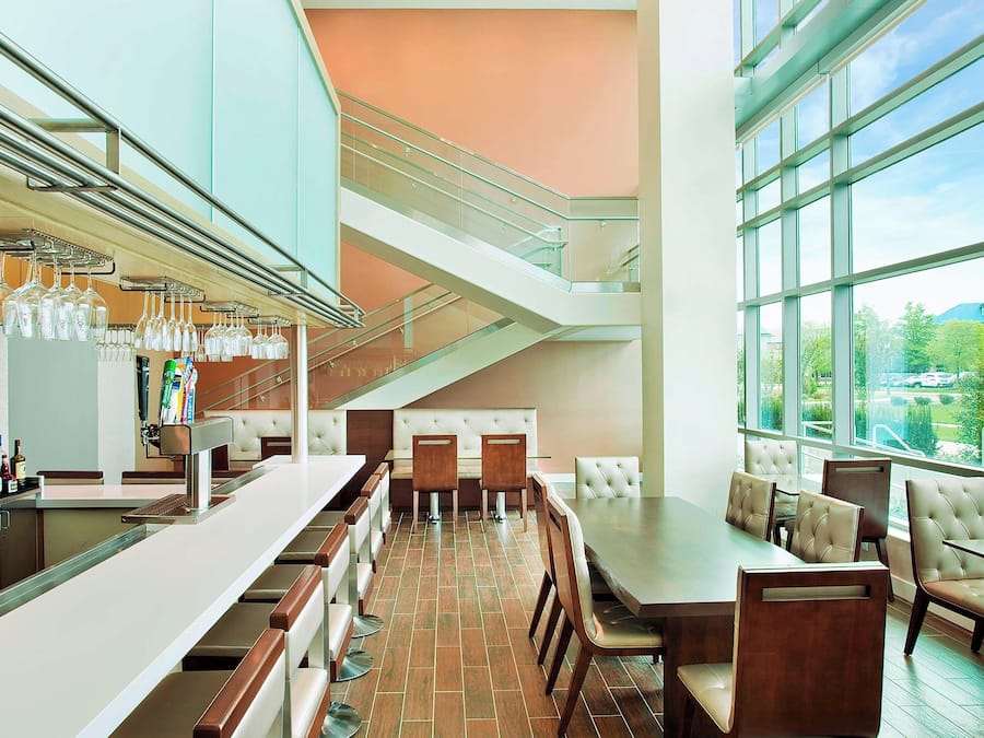 Serves dinner and happy hour