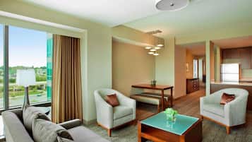 Deluxe Suite, 1 King Bed, Non Smoking