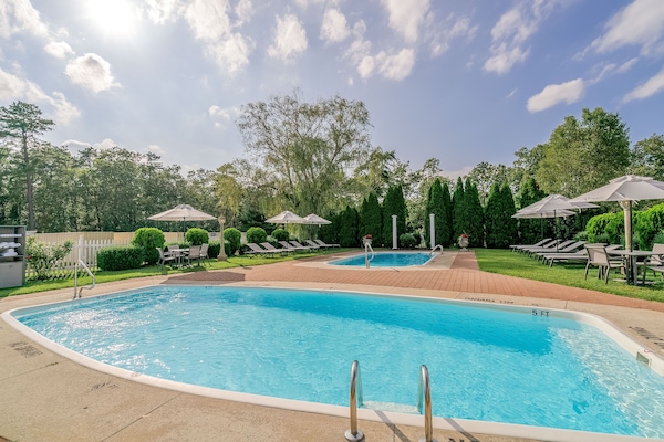 Seasonal outdoor pool, open 8:00 AM to 9:00 PM, sun loungers