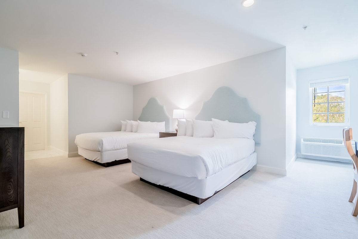 Hochwertige Bettwaren, Pillowtop-Betten, Schreibtisch