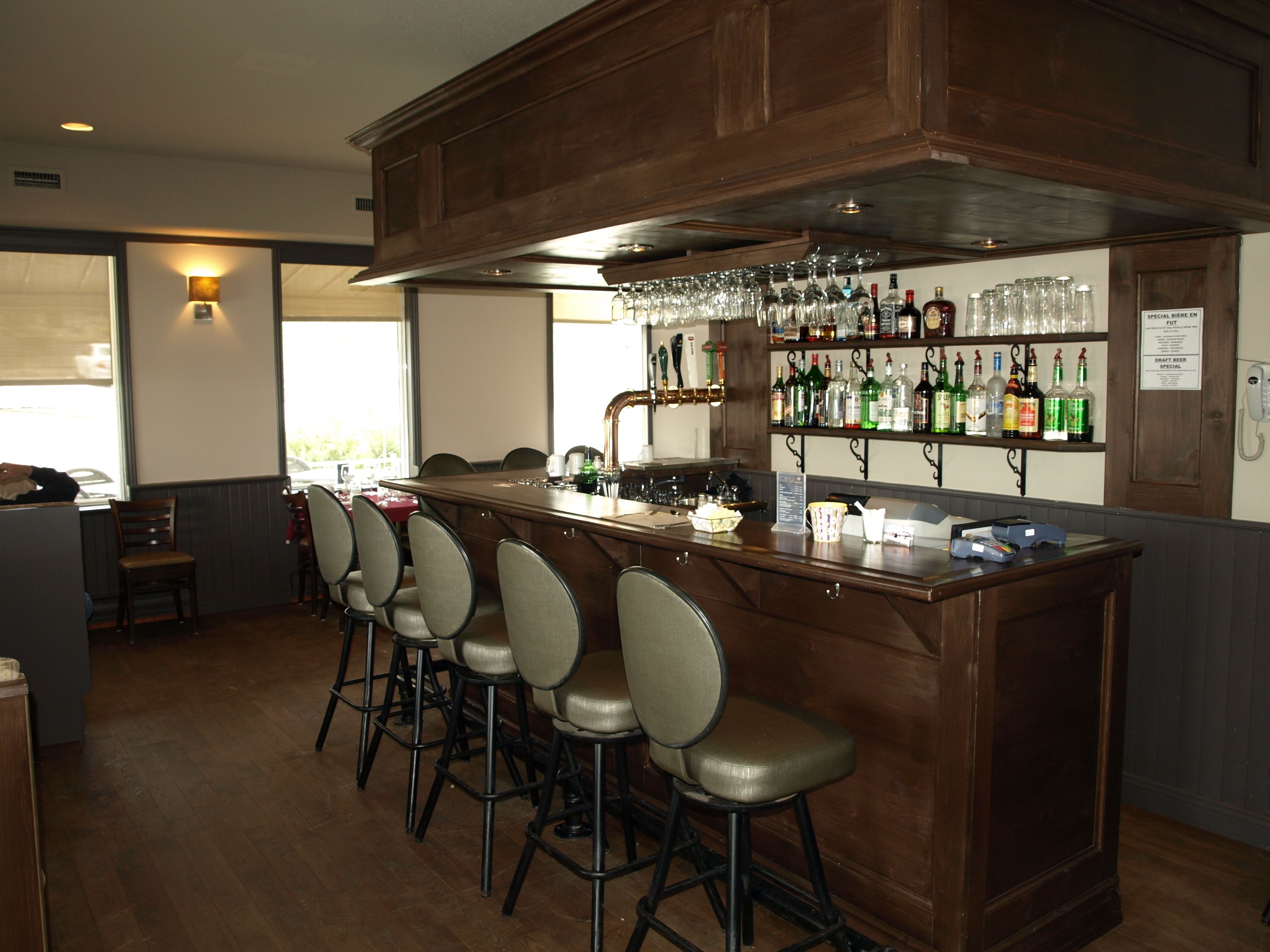 breakfast, lunch and dinner served