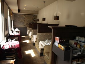 Daily cooked-to-order breakfast for a fee - Auberge du Draveur (Maniwaki)