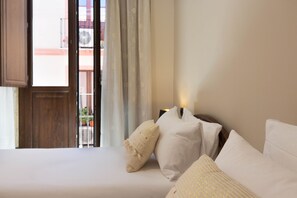 Minibar, coffres-forts dans les chambres, Wi-Fi gratuit, draps fournis