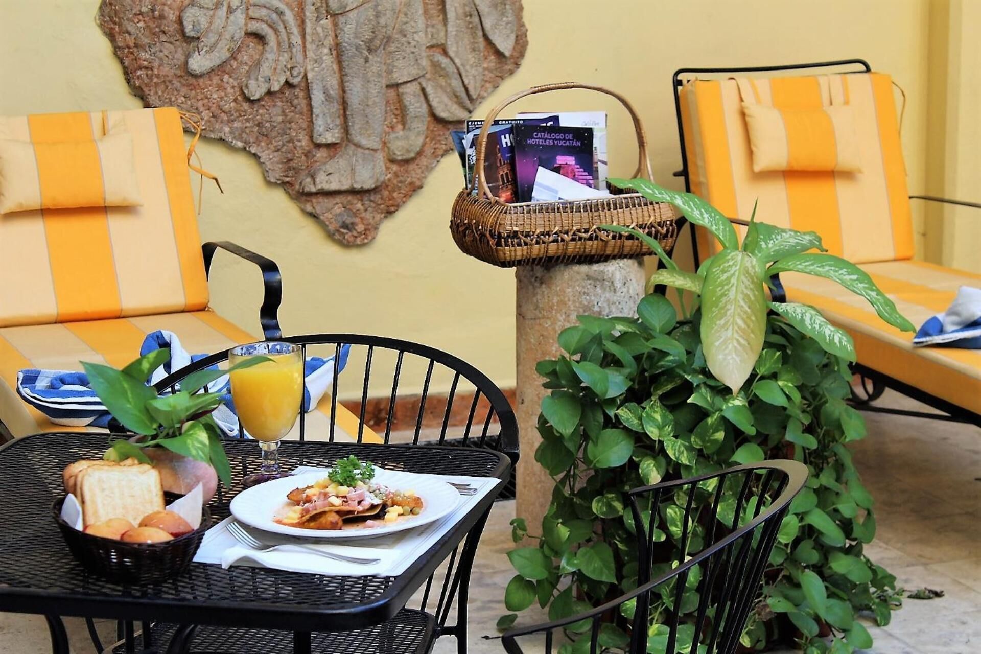 breakfast, lunch, dinner served; regional cuisine