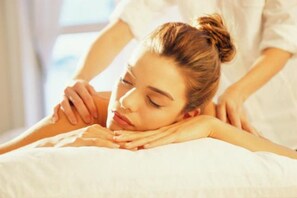 Deep-tissue massages, Swedish massages, body wraps, body scrubs - Turtle Back Mesa Bed & Breakfast (Desert Hot Springs)