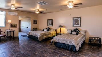 Habitación (Creosote Room) | Escritorio, wifi gratis y ropa de cama