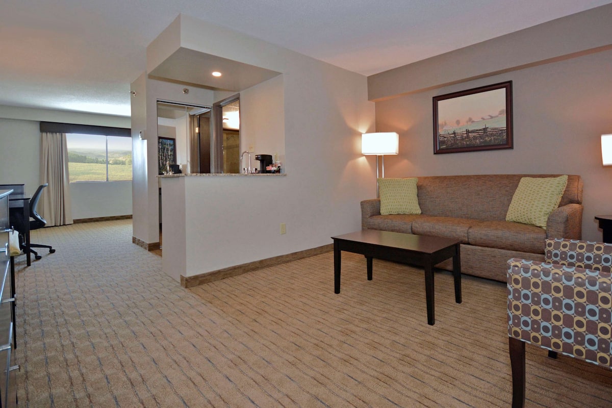 Suite, 1 grand lit, non-fumeur | Literie de qualité, décor unique, ameublement unique, bureau