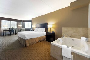 Premium bedding, individually decorated, individually furnished, desk - Best Western Pembroke Inn & Conference Centre (Pembroke)