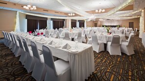 Indoor wedding - Best Western Pembroke Inn & Conference Centre (Pembroke)