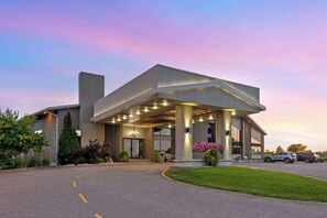 Exterior - Best Western Pembroke Inn & Conference Centre (Pembroke)