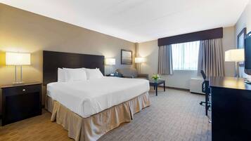 Premium bedding, individually decorated, individually furnished, desk