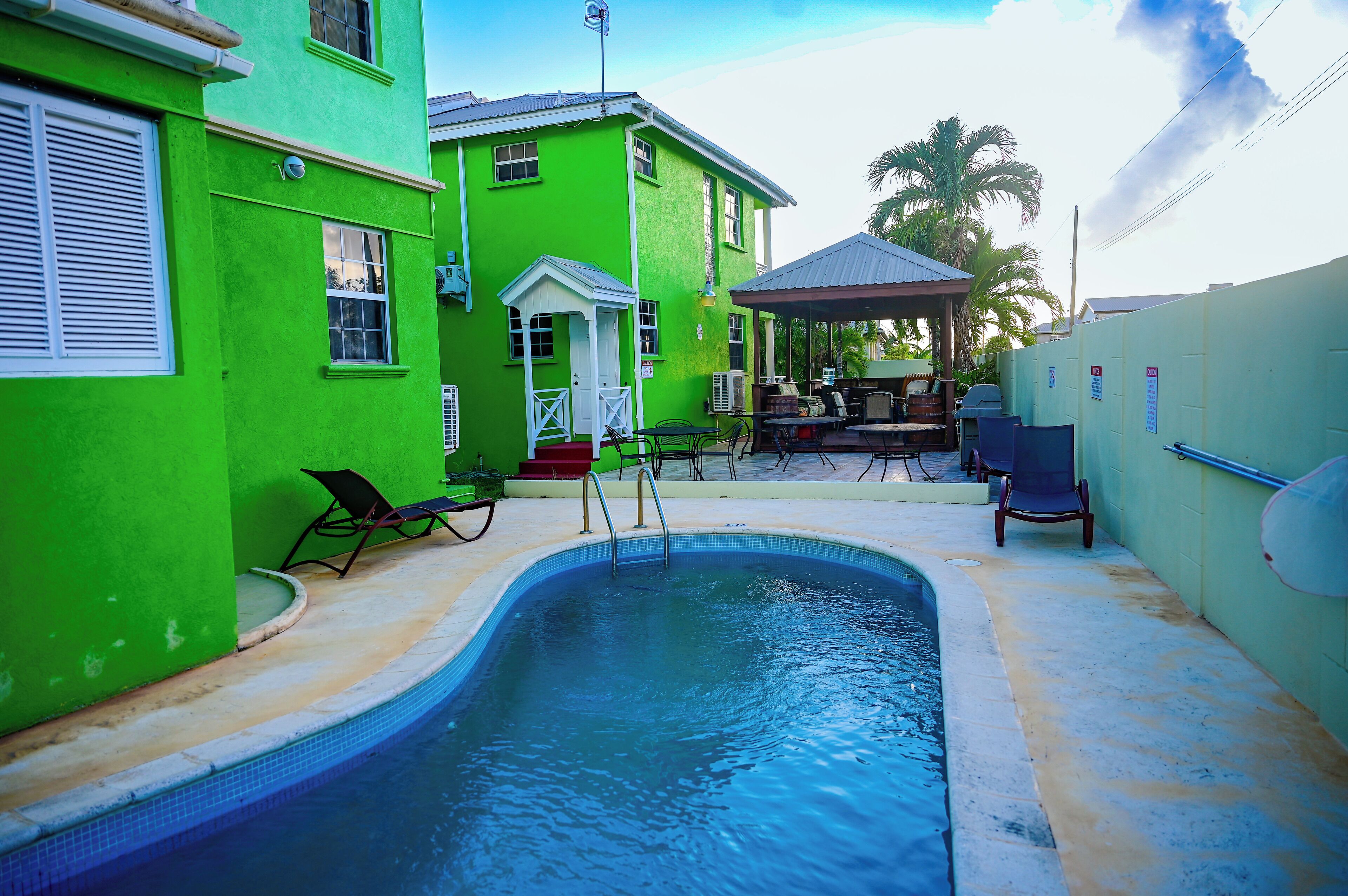 Outdoor pool, sun loungers