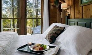 Room (05 The Moonshine Room) | Individually decorated, individually furnished, iron/ironing board - Lake Rabun Hotel & Restaurant (Lakemont)