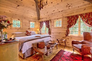 Room (09 Witham Point Room) | Individually decorated, individually furnished, iron/ironing board