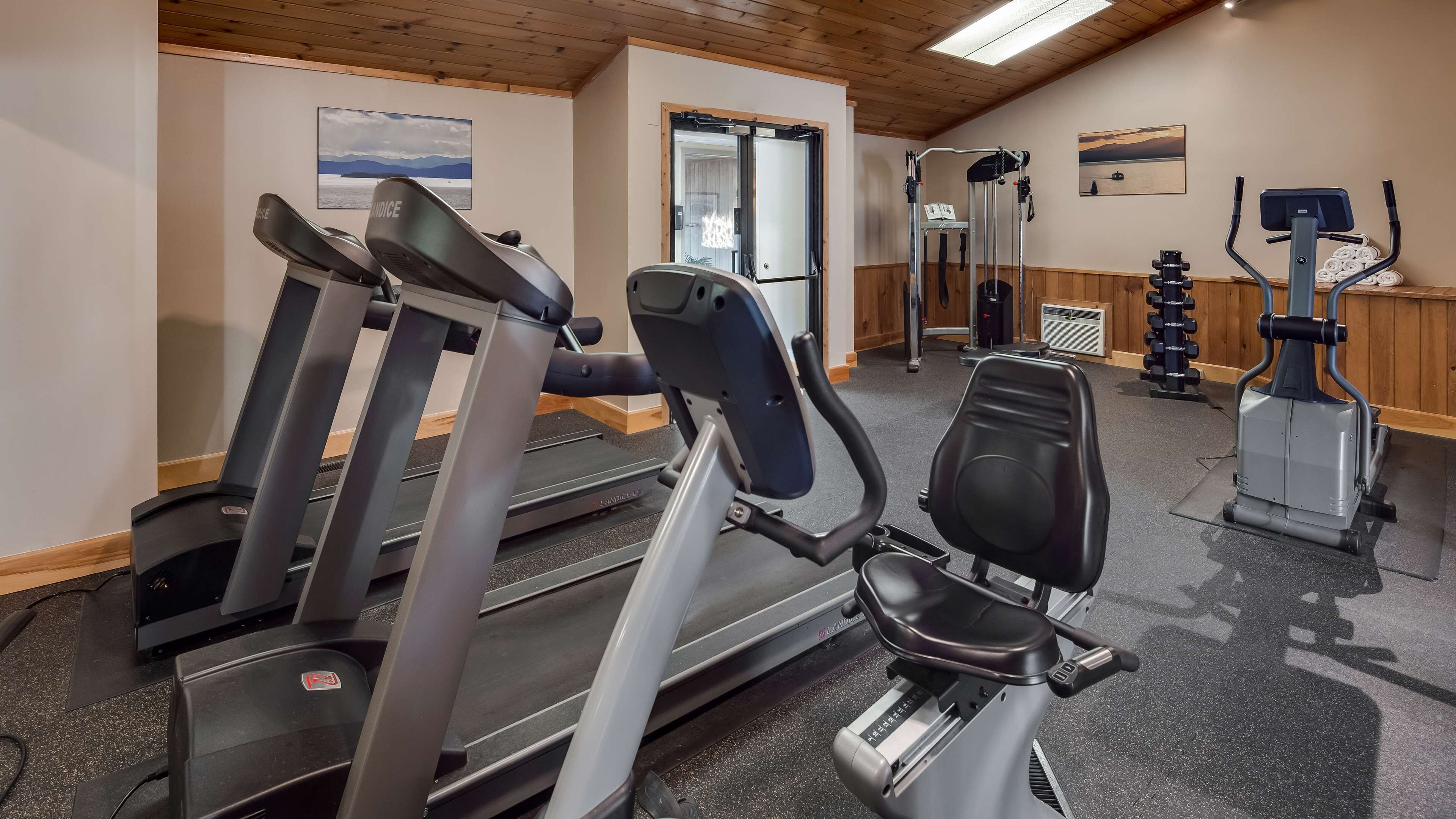 Photo - Best Western Plus Windjammer Inn & Conference Center