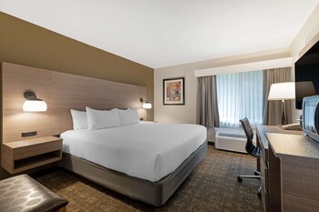 Best Western Plus Windjammer Inn & Conference Center