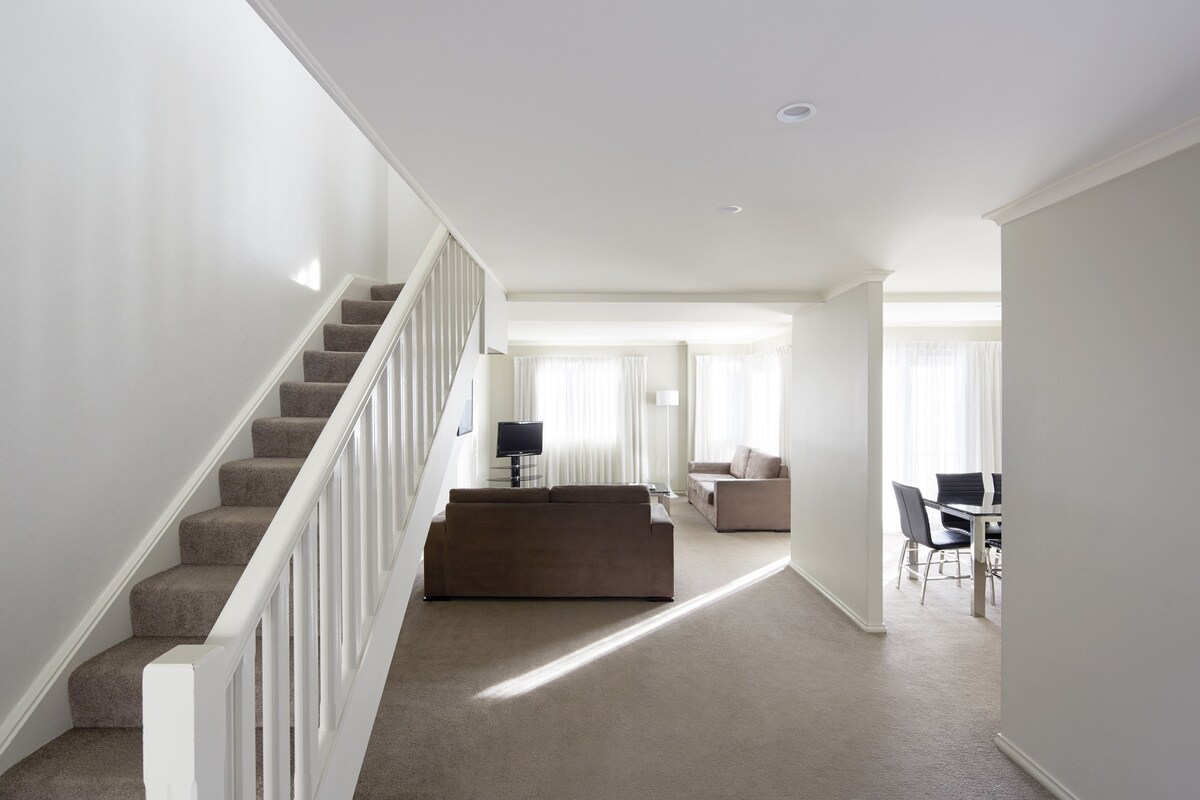 Pinnacle Apartments