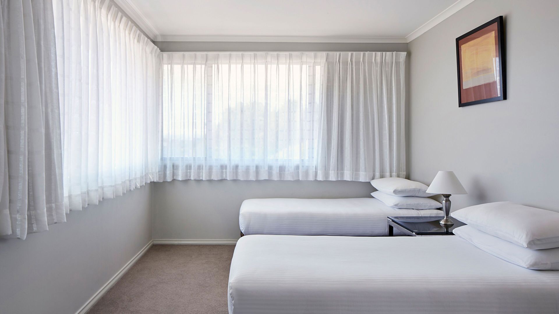 Premium bedding, in-room safe, individually decorated