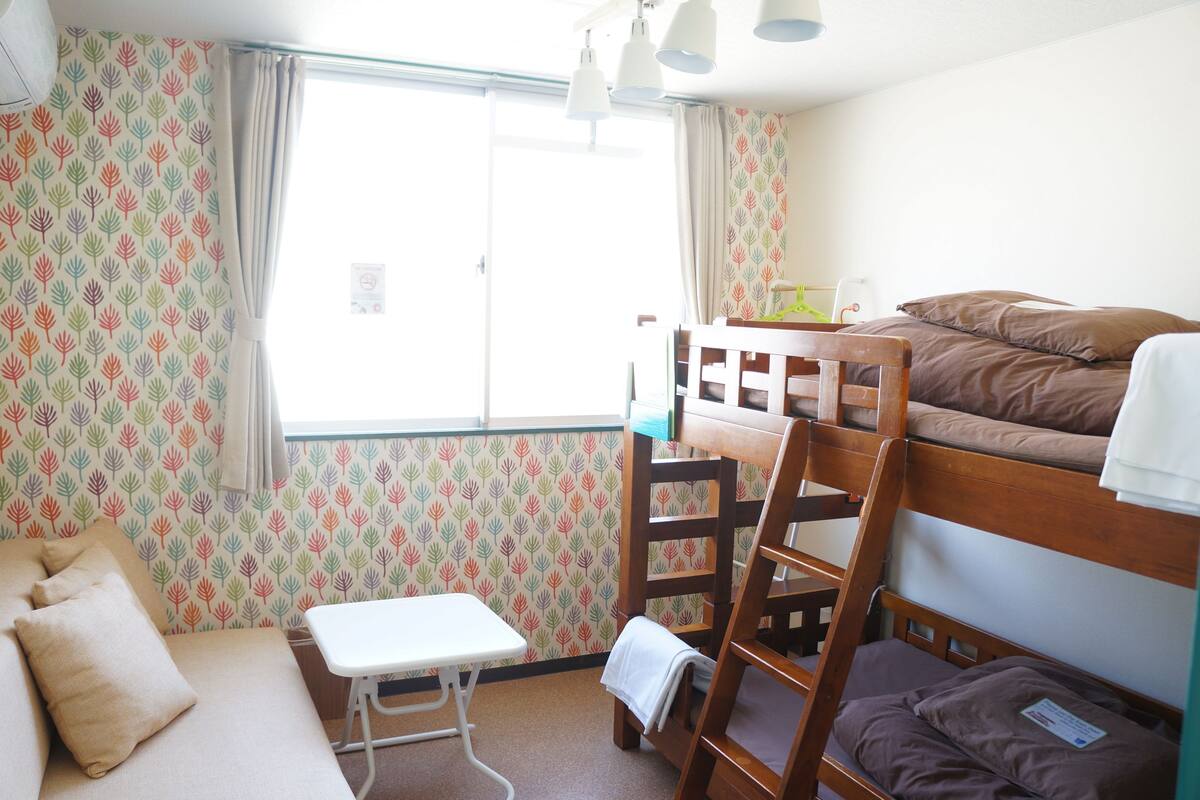 Bunk Bed Twin Room with Shared Bathroom | Desk, free WiFi
