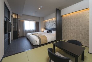 Cubrecamas, escritorio y cortinas blackout 