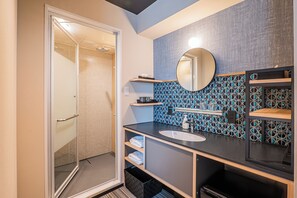 Deluxe Double Room, 1 King Bed, Non Smoking | Bathroom | Combined shower/tub, free toiletries, hair dryer, slippers - -SPA RESORT- Nagoya Kasadera Hotel (Nagoya)